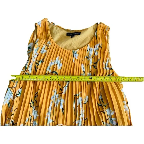 Banana Republic Shirt Women’s Sleeveless Pleated Floral Tie Back Medium - Picture 2 of 4